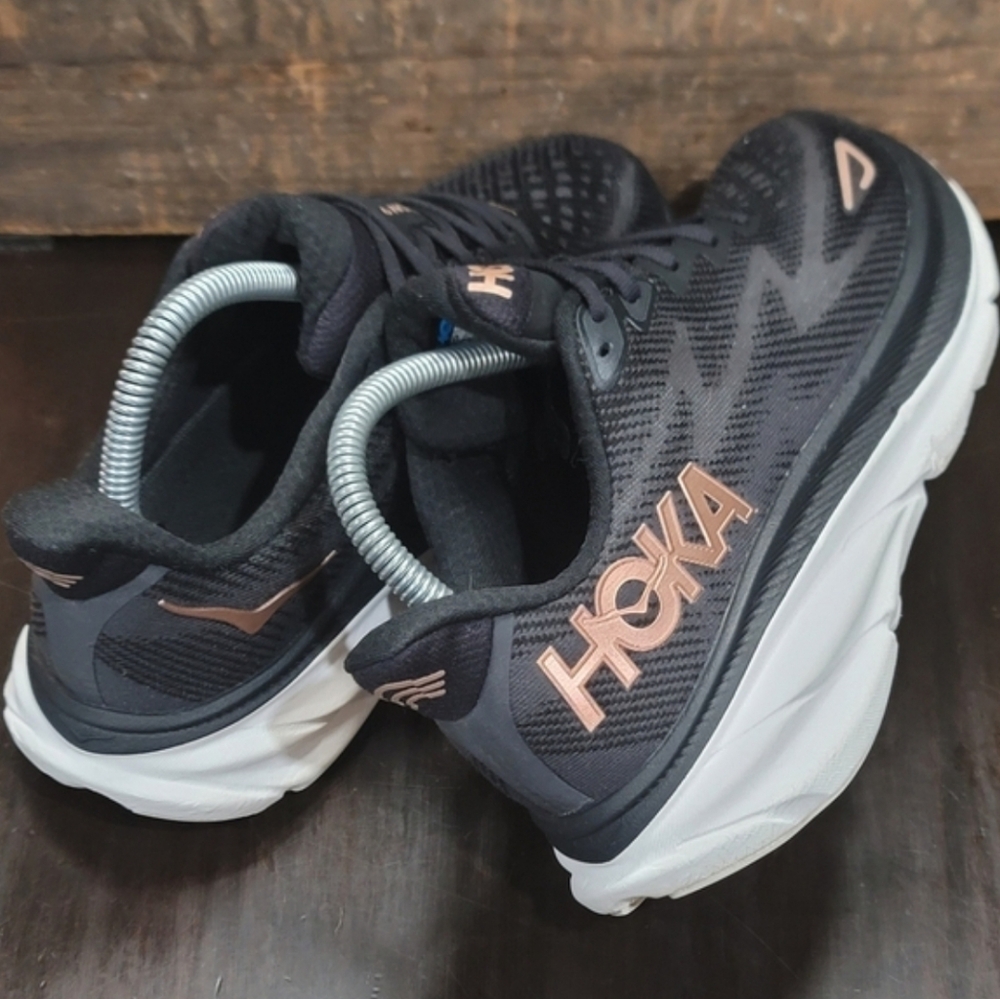HOKA Clifton 9 "Black/Rose Gold" Wmns 7B  Fast Shipping - Picture 3 of 12